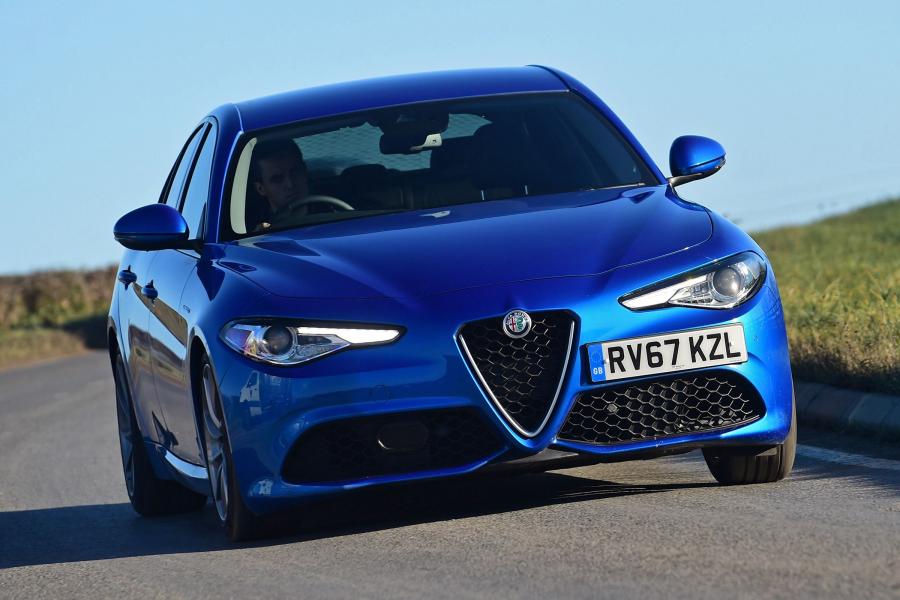  Alfa Romeo Giulia Veloce Q2 (952) 2017 года  (UK) (фото 8 из 15)